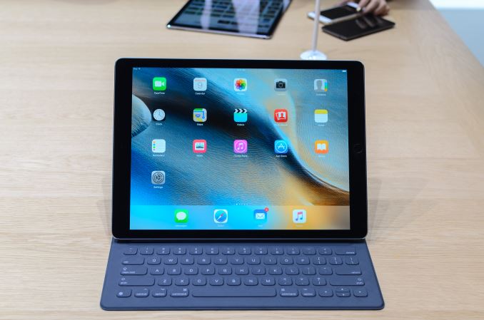 Apple's big-screened iPad Pro set for shops