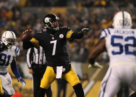 Dec 6 2015 Pittsburgh PA USA Pittsburgh Steelers quarterback Ben Roethlisberger throws a pass against the Indianapolis Colts during the first half at Heinz Field. Mandatory Credit Jason Bridge-USA TODAY Sports