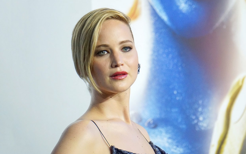 Jennifer Lawrence Gives Justin Bieber A 'Hard Pass' On A Date