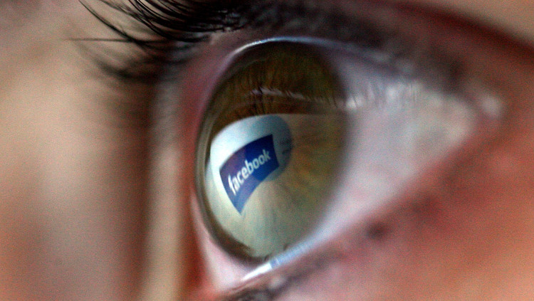 Facebook Now Tells its Users What to Think