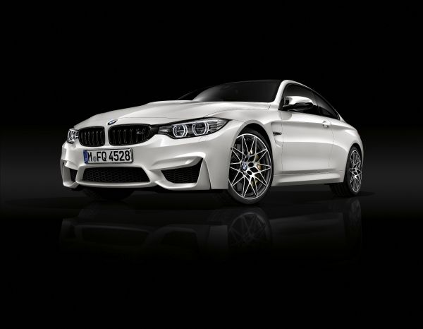 BMW M4 Competition Package front left