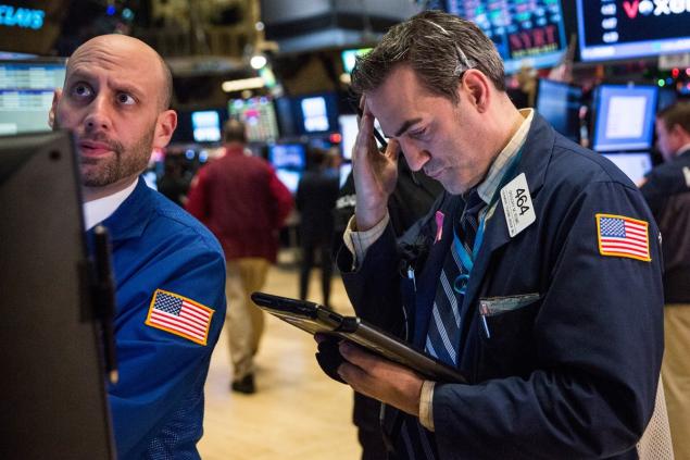 Traders of the New York stock exchange saw 2015 end in roughly the same place it was when it began