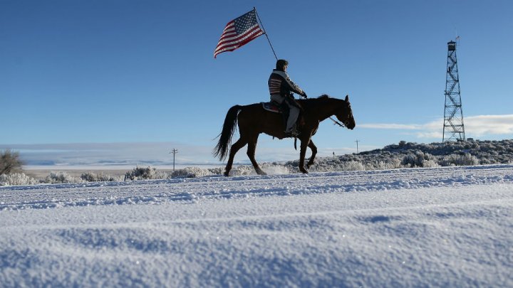 Deadly shooting during arrest of US militia leader                         Read more