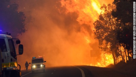 Bushfires threaten homes in Australia