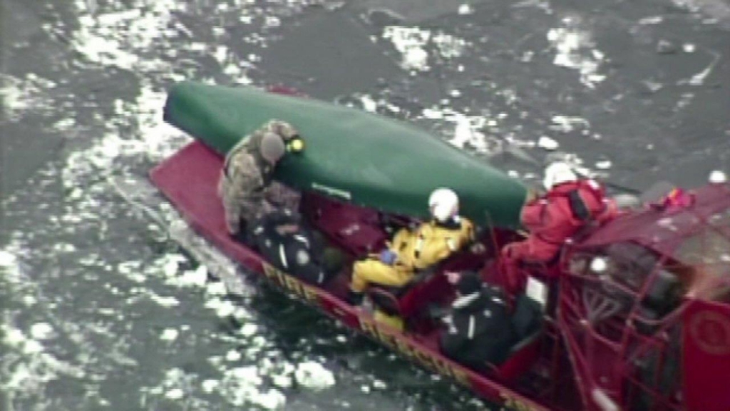 Divers to resume search for bodies of 2 Illinois men on Wisconsin lake