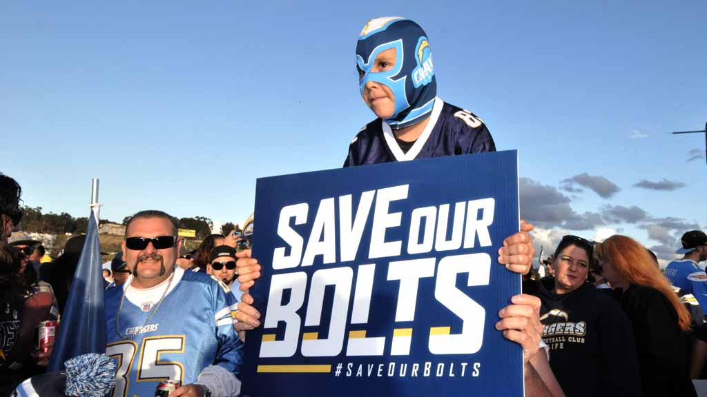 Necali Bilches 8 came out to Qualcomm Stadium to express is support for the Chargers