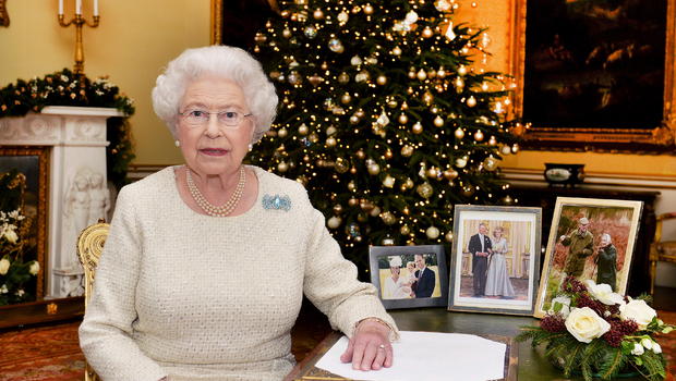 Queen Elizabeth Christmas Message 2015 Live Stream: Watch Online Royal Speech, Broadcast Start Time, TV Channels, Radio Stations