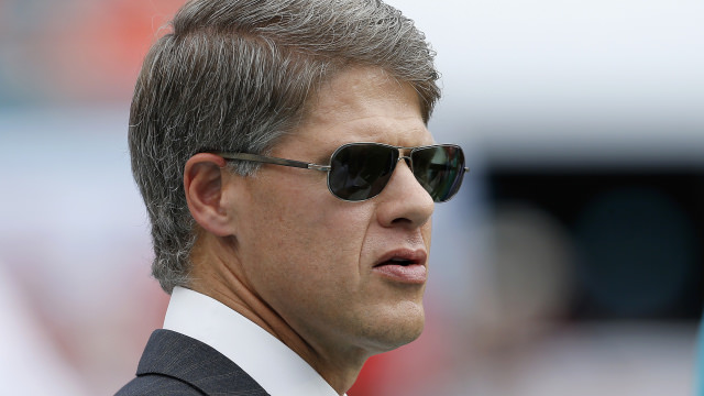 Clark Hunt expects at least one team to move to Los Angeles