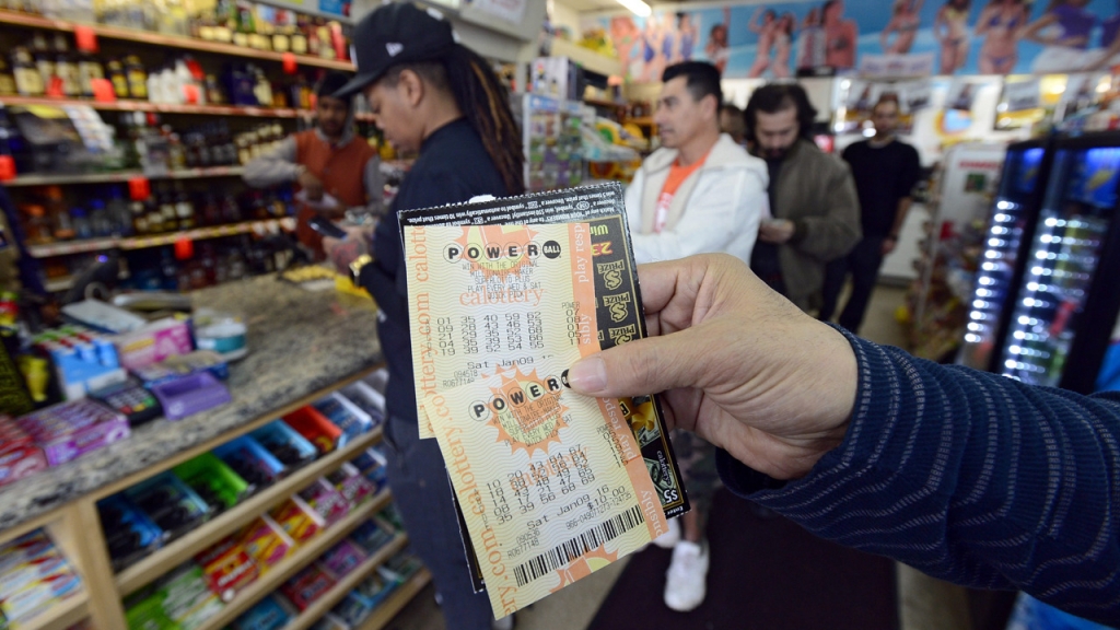 US officials say the estimated $US1.3 billion Powerball prize is the world s largest ever jackpot