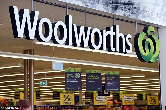 Woolworths is closing its Masters hardware stores after the home improvement chain made losses of more than $600 million over four years