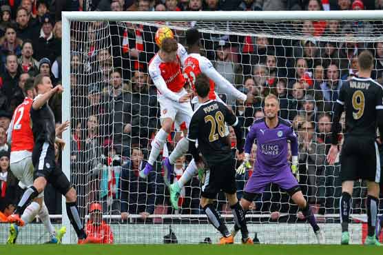 Arsenal beat Leicester City while Tottenham down Manchester City in the Premier League