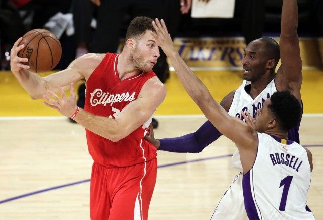 Blake Griffin Breaks Hand Punching Clippers Staff Member				The Associated Press				by William Bigelow26 Jan 20160		26 Jan 2016		26 Jan 2016