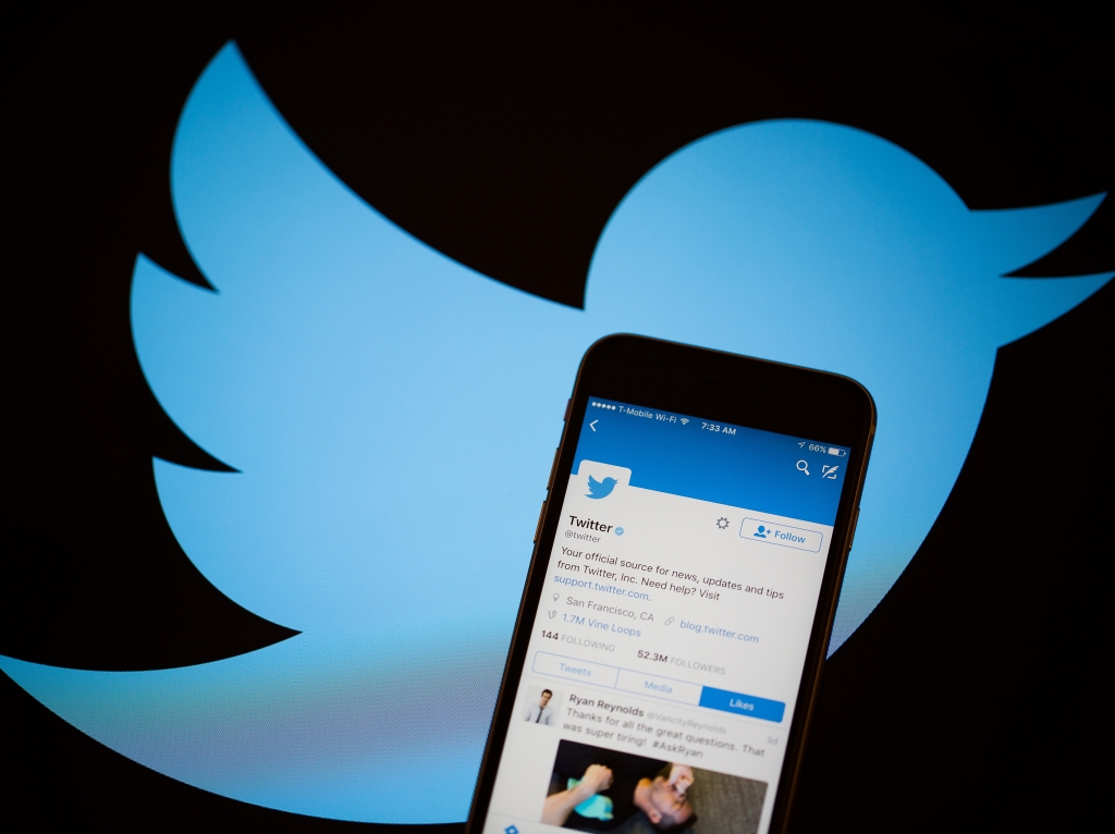 Twitter to change homepage to customize tweet displays to individuals