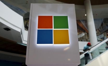 UK-MICROSOFT-RESULTS:Microsoft reports 10.1 percent fall in quarterly revenue