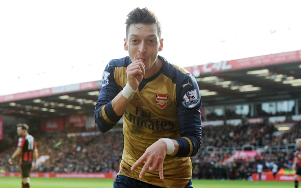 Arsenal confident Mesut Ozil will stay and sign new contract despite Barcelona interest