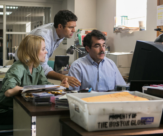 Rachel Mc Adams as Sacha Pfeiffer Mark Ruffalo as Michael Rezendes and Brian d’Arcy James as Matt Carroll in'Spotlight