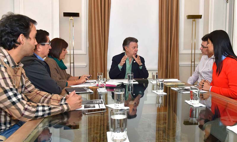 President Santos with Ministry of Health officials