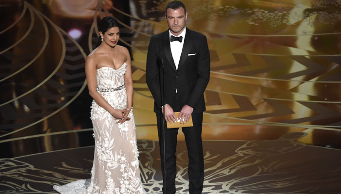 Oscar Awards 2016 Priyanka Chopra gives away Academy to 'Mad Max Fury Road