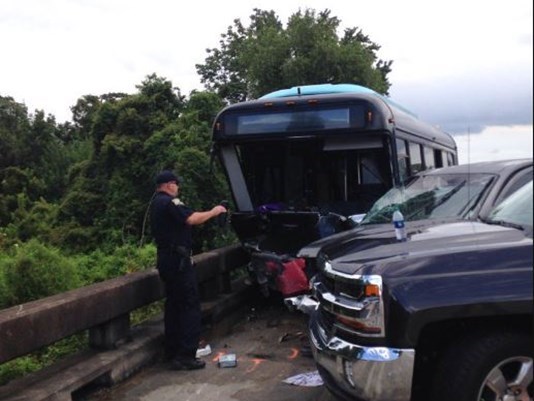 2 dead, 41 injured in crash on WB Interstate 10 near LaPlace