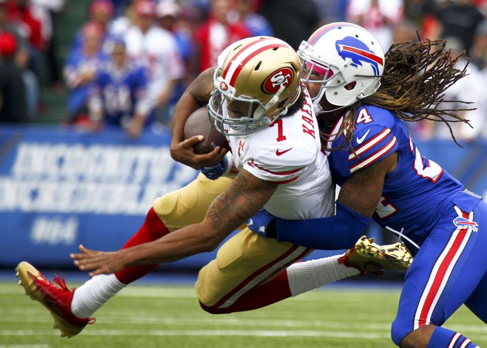 Kaepernick tunes out fans in loss to Buffalo