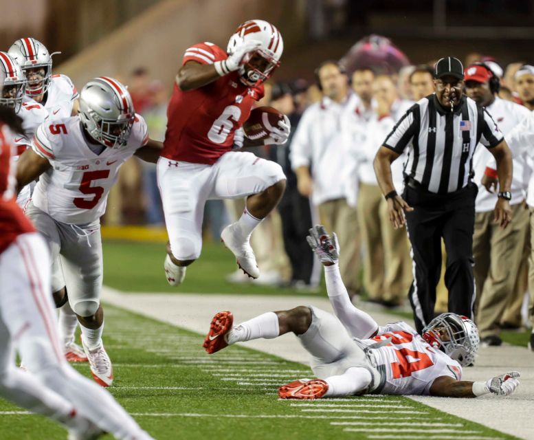 Wisconsin running back Corey Clement runs against