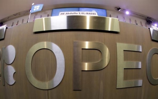 OPEC makes last-ditch bid to save oil deal as tensions grow