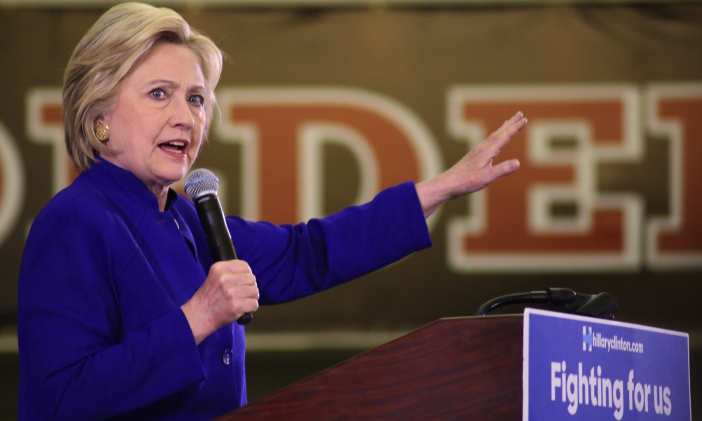 Clinton Rally Speaker Goes Rogue, Brutalizes Democratic Nominee on Stage — Watch Organizers Panic