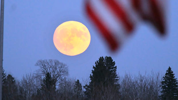 The'supermoon” rises Sunday afternoon in Bagley