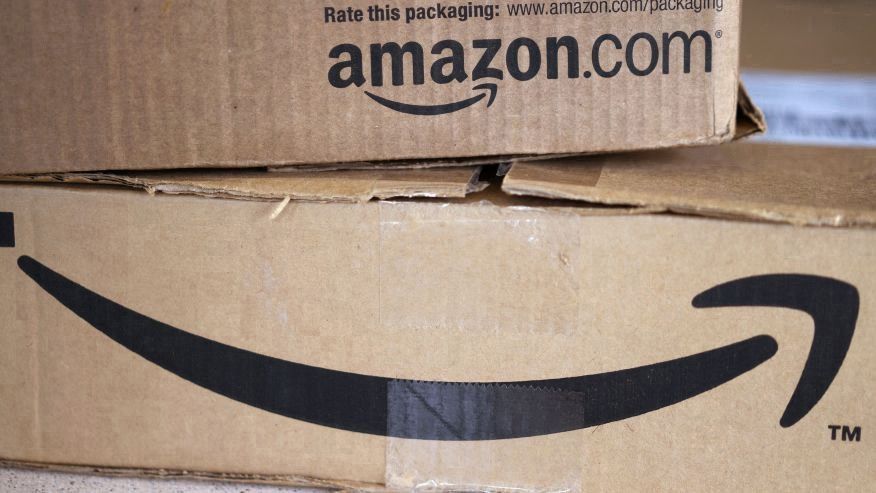 Amazon.com shipped more than 1 billion items worldwide this holiday season