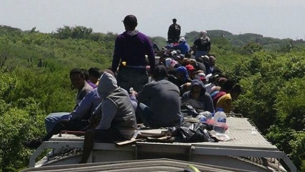 Central American migrants ride'The Beast in their efforts to make it to the U.S