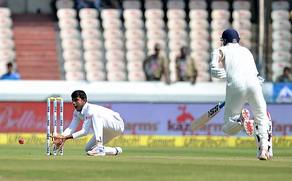 Mehedi Hasan fluffed an easy run out chance when Vijay was on 35