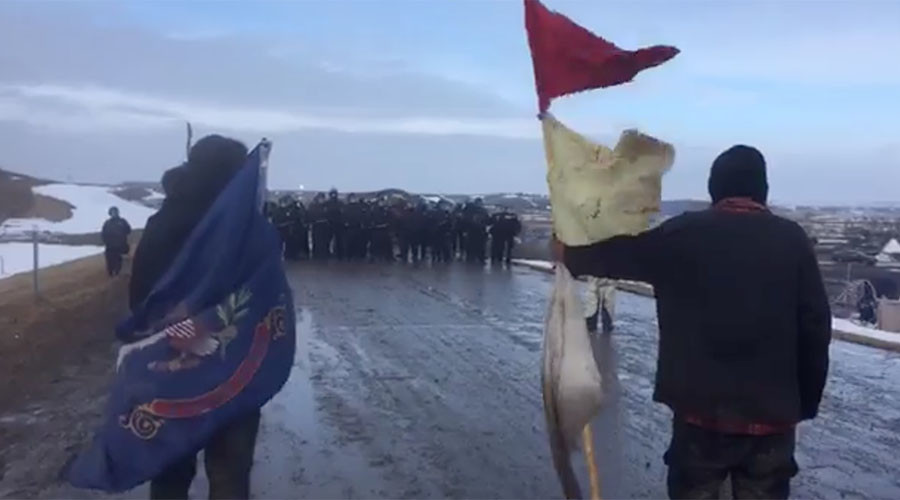 Police begin arresting removing last DAPL protesters