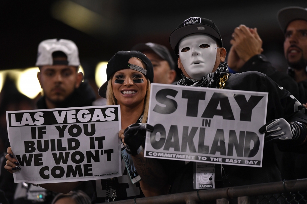 Denver Broncos v Oakland Raiders