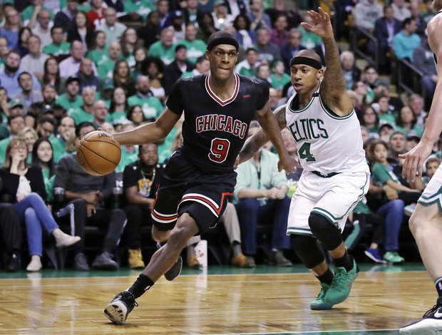 WATCH: Celtics' Marcus Smart appears to flip off a fan during Game 2 loss to Bulls