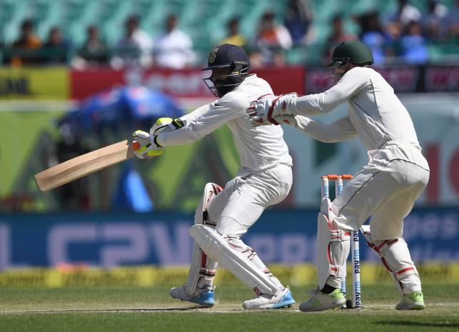 India takes narrow first innings lead