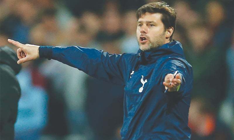 LONDON Tottenham Hotspur’s manager Mauricio Pochettino gestures during the match against West Ham United
at London Stadium on Friday.—Reuters