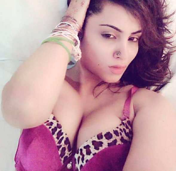 Bigg Boss 11 Arshi Khan who'had sex with Shahid Afridi calls him'mehboob