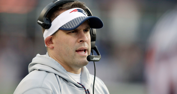 Patriots offensive coordinator Josh McDaniels spurns Colts' head coaching job he'd already taken after Patriots sweeten his contract