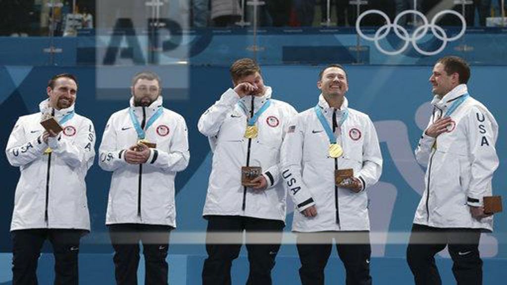 At medal ceremony after loss to USA, Canadian player immediately yanks silver off her neck