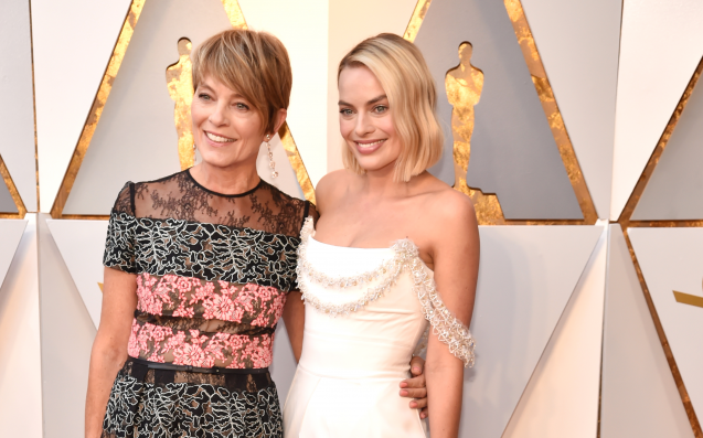 Margot Robbie Brought Her Mum To The Oscars & They’re Stuntin