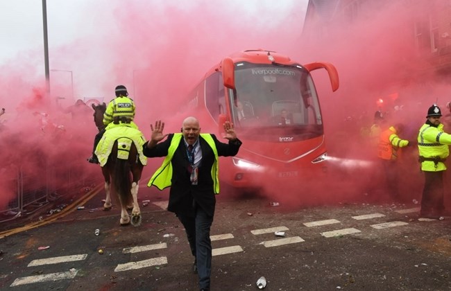 Football: Liverpool apologise to Manchester City after damage to team bus, Guardiola calls for more protection