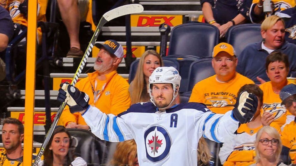 Hellebuyck torments Predators; Jets take Game 1