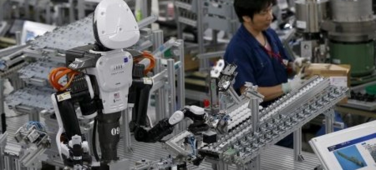 China Dec factory activity shrinks for 10th month: Caixin PMI