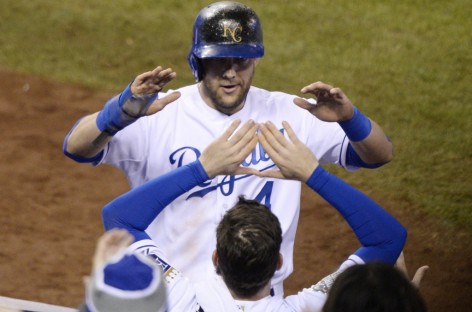 Royals keep All-Star Alex Gordon with multi-year deal