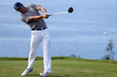 Spieth opens up a 4-shot lead at Kapalua