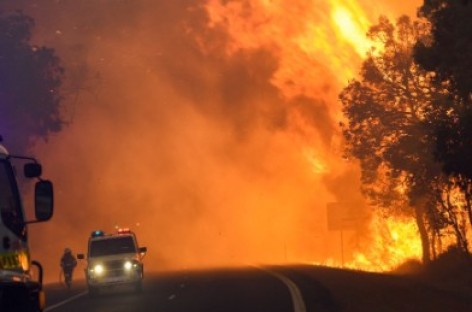 Missing people found safe after West Australia bushfire rips through Yarloop