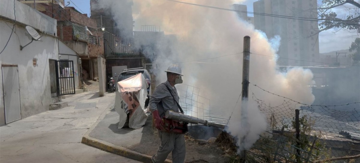 More airlines offer Zika refunds to pregnant women