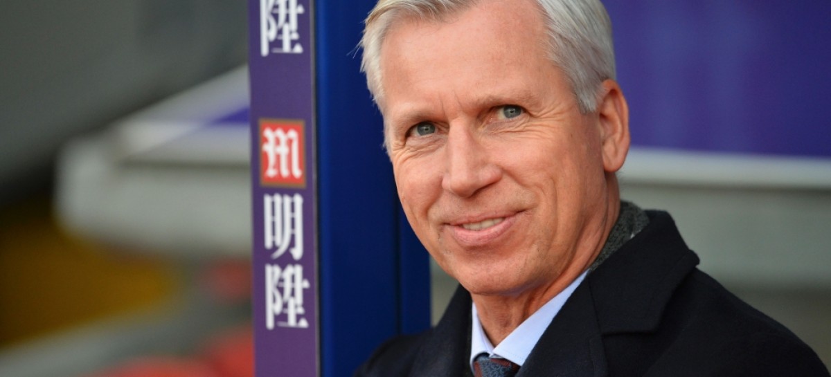 Pardew hits out at Warnock over Austin comments