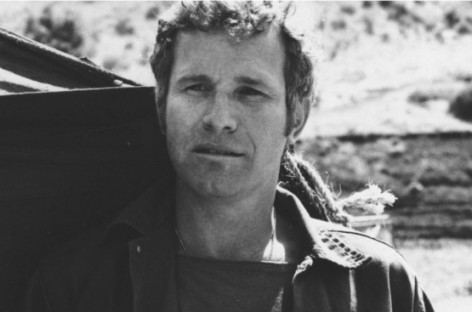 Wayne Rogers, Trapper John on M.A.S.H., dies at 82