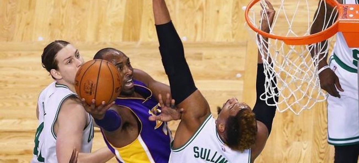 Kobe Bryant Waves Farewell to Boston